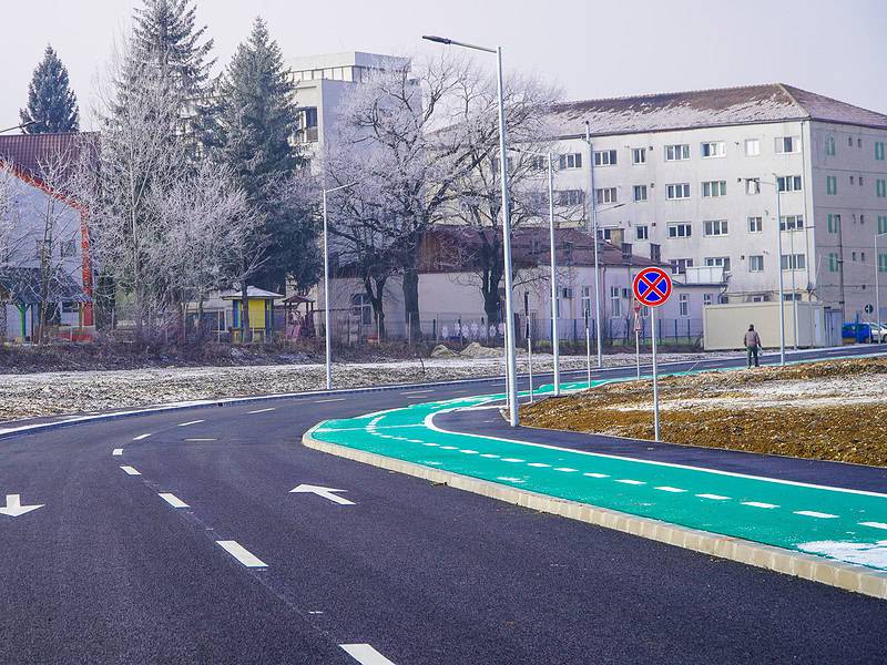 Cea mai nouă stradă din Sibiu e gata. Artera care leagă Calea Cisnădiei de Calea Dumbrăvii, încă neutilizabilă (video foto)