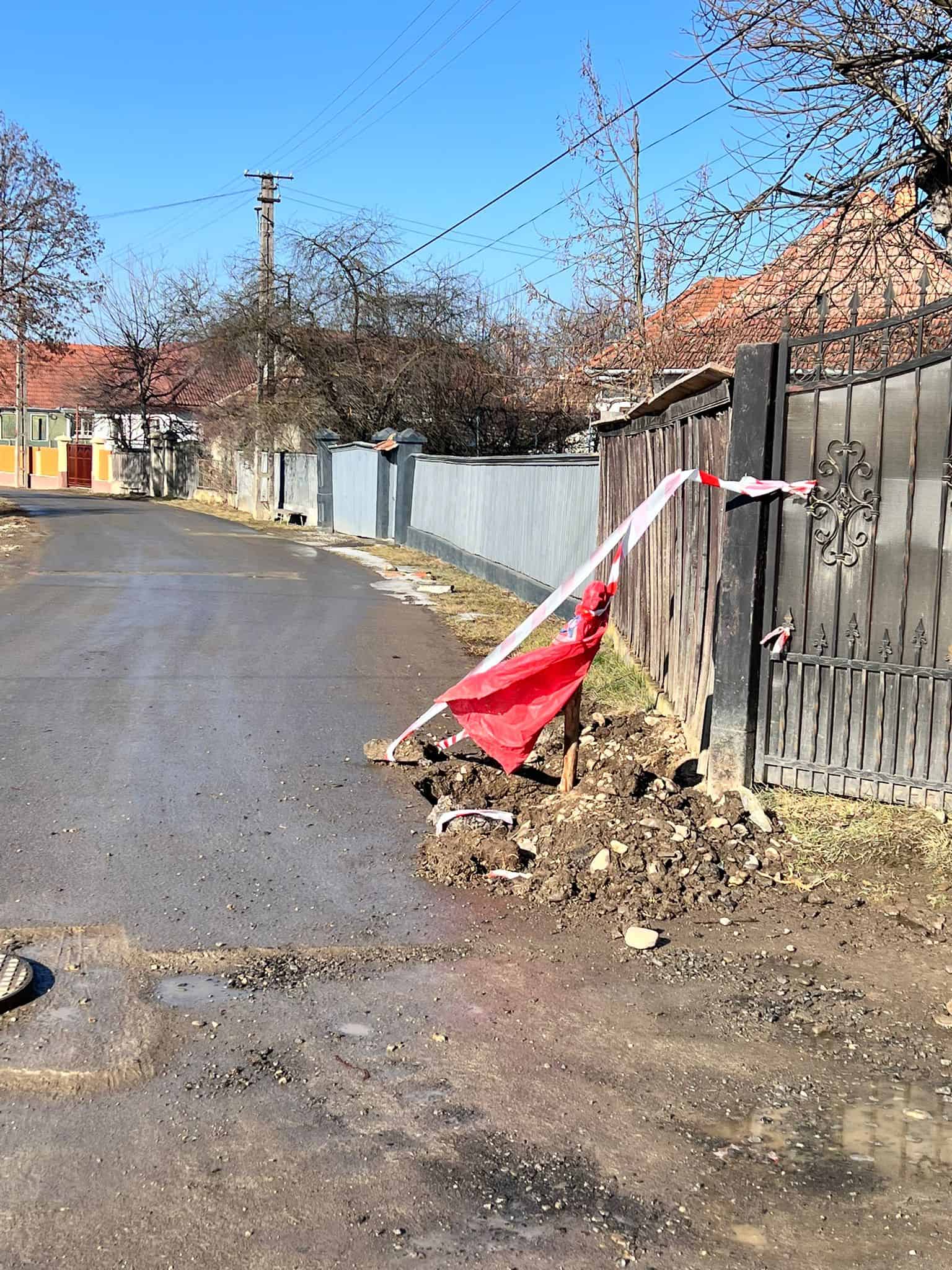 Zeci de locuințe fără apă la robinete în Scoreiu. Primarul promite rezolvarea problemei (foto)