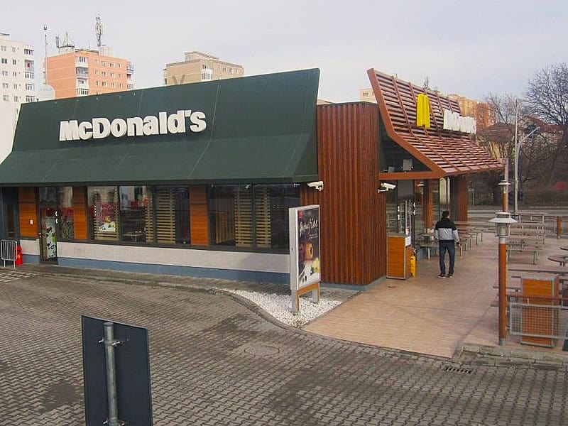 Recenziile clienților McDonald’s din Șelimbăr, luate în derâdere. Reacția oficială a reprezentațiilor restaurantului