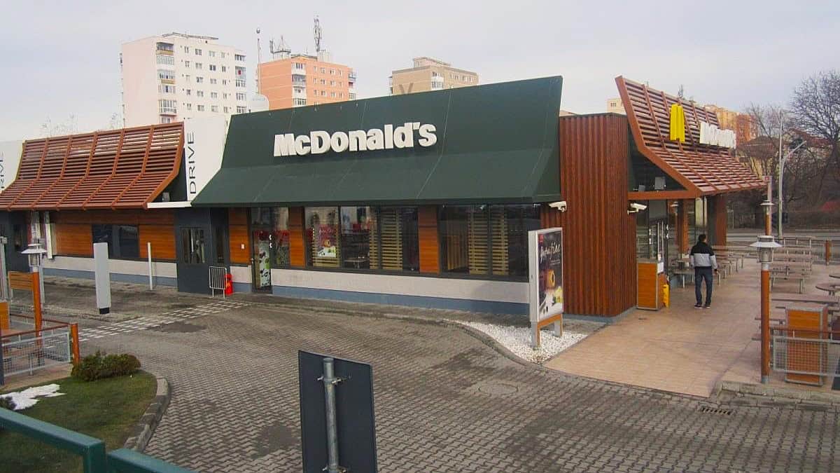 Recenziile clienților McDonald’s din Șelimbăr, luate în derâdere. Reacția oficială a reprezentațiilor restaurantului