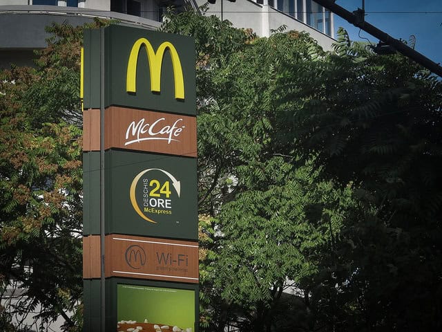 Recenziile clienților McDonald’s din Șelimbăr, luate în derâdere. Reacția oficială a reprezentațiilor restaurantului