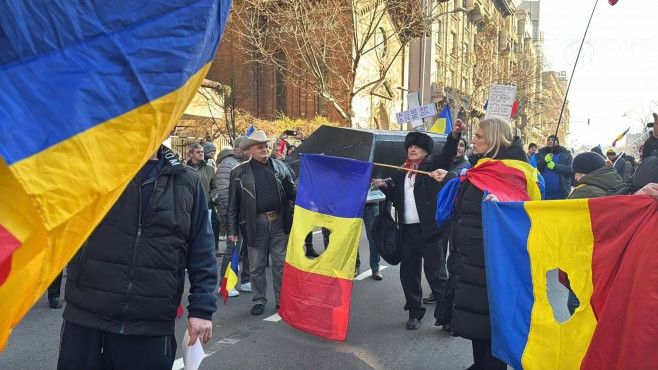 Peste 6 500 de oameni la protestul AUR din Capitală (video)