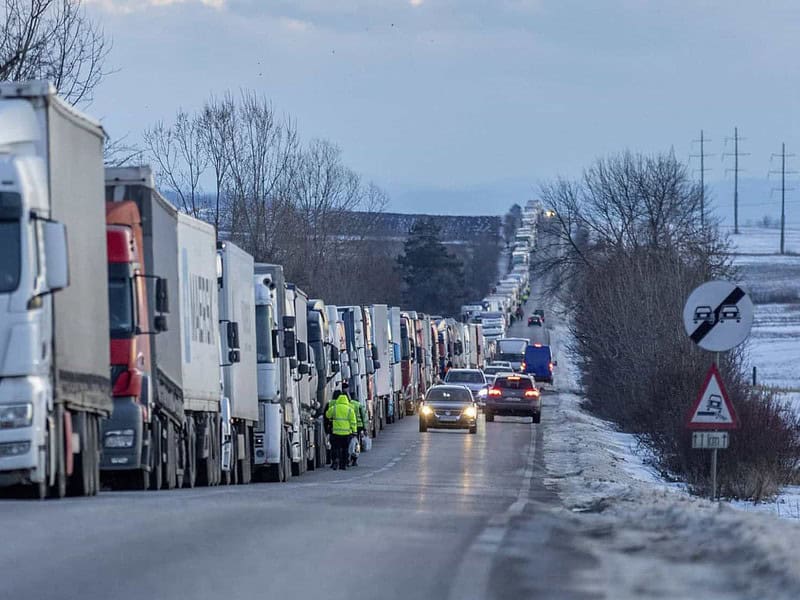 Controale de amploare la granițele Schengen ale României. Mii de oameni verificați