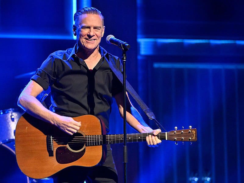 Bryan Adams revine în România. Susține un concert în luna aprilie