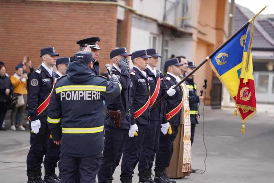 Zi emoționantă pentru 24 de soldați și ofițeri de la ISU Sibiu. Au depus jurământul de credință patriei (foto)