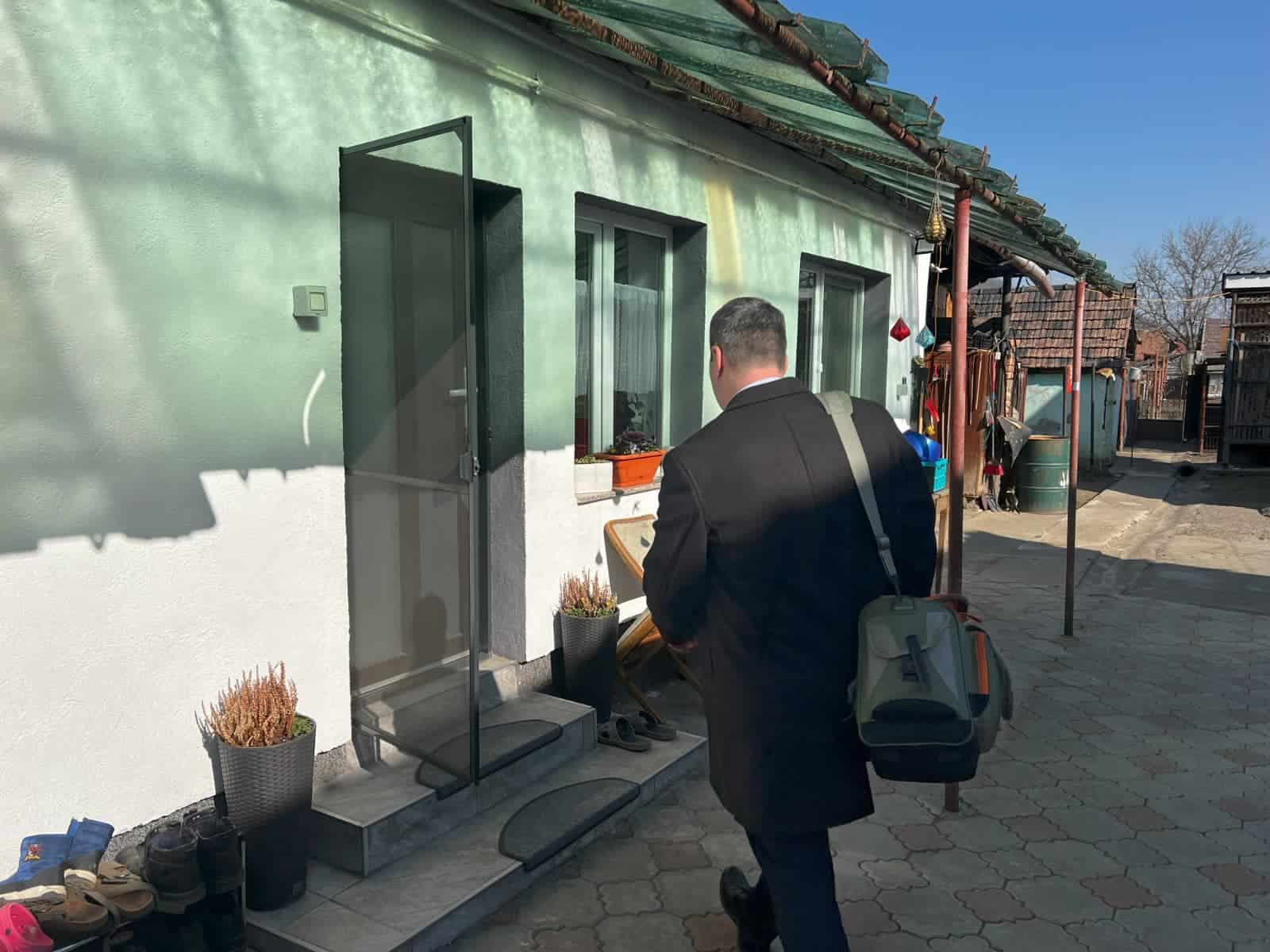 Primarul din județul Sibiu care are grijă de viețile sătenilor. Bolnavii din comună, scutiți de taxa de salubritate (foto)