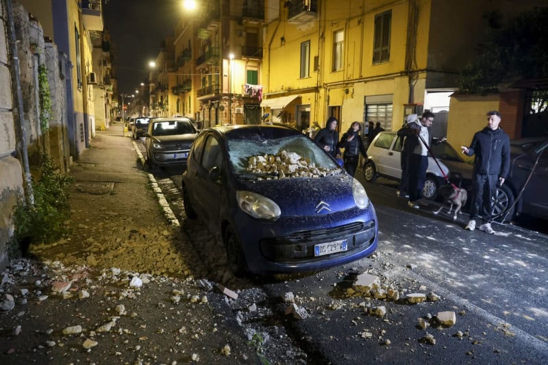 Cutremur în Italia. Sute de oameni în stradă după un seism de peste 4 grade (foto)