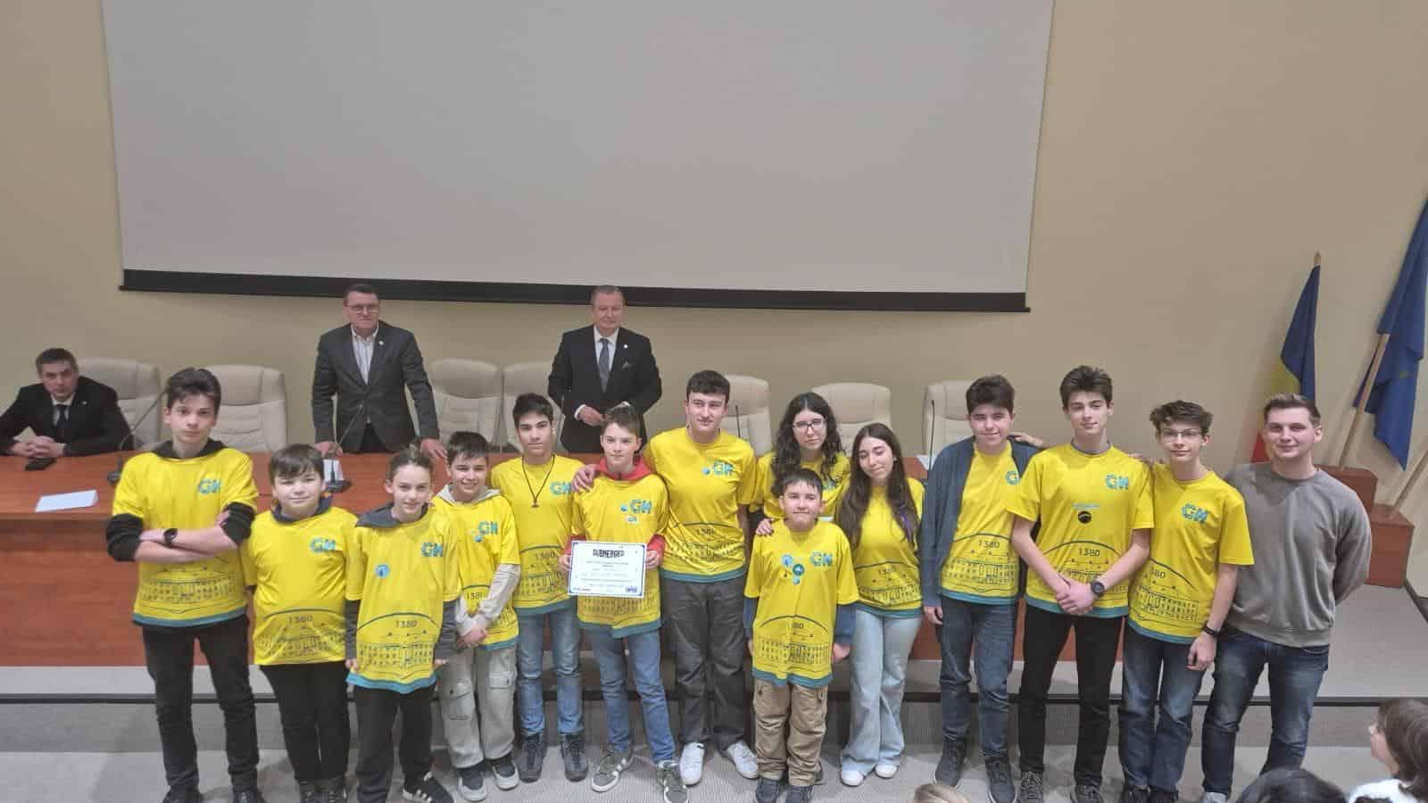 Sibienii de la “Gear Maniacs jr.” premianți la First Lego League. Copiii de la “Bruk” s-au calificat în finala pe țară