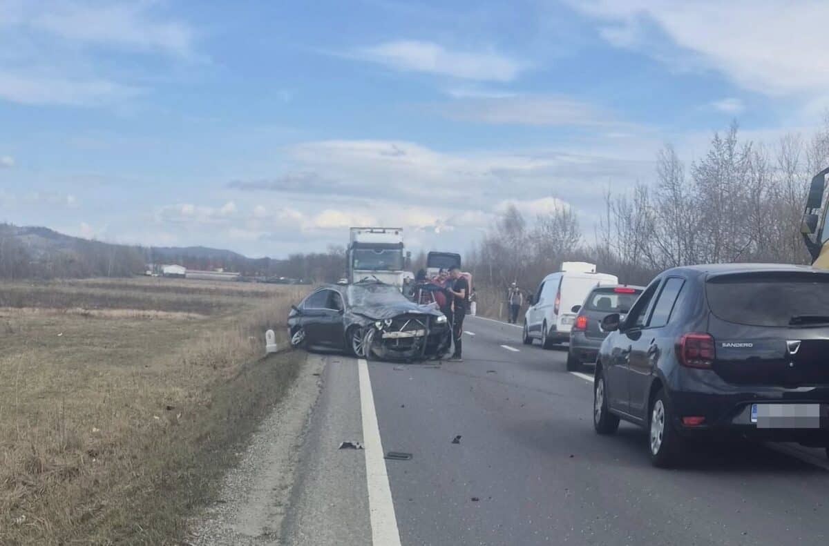 Accident grav pe DN1 la Porumbacu de Jos. Un tânăr de 20 de ani rănit