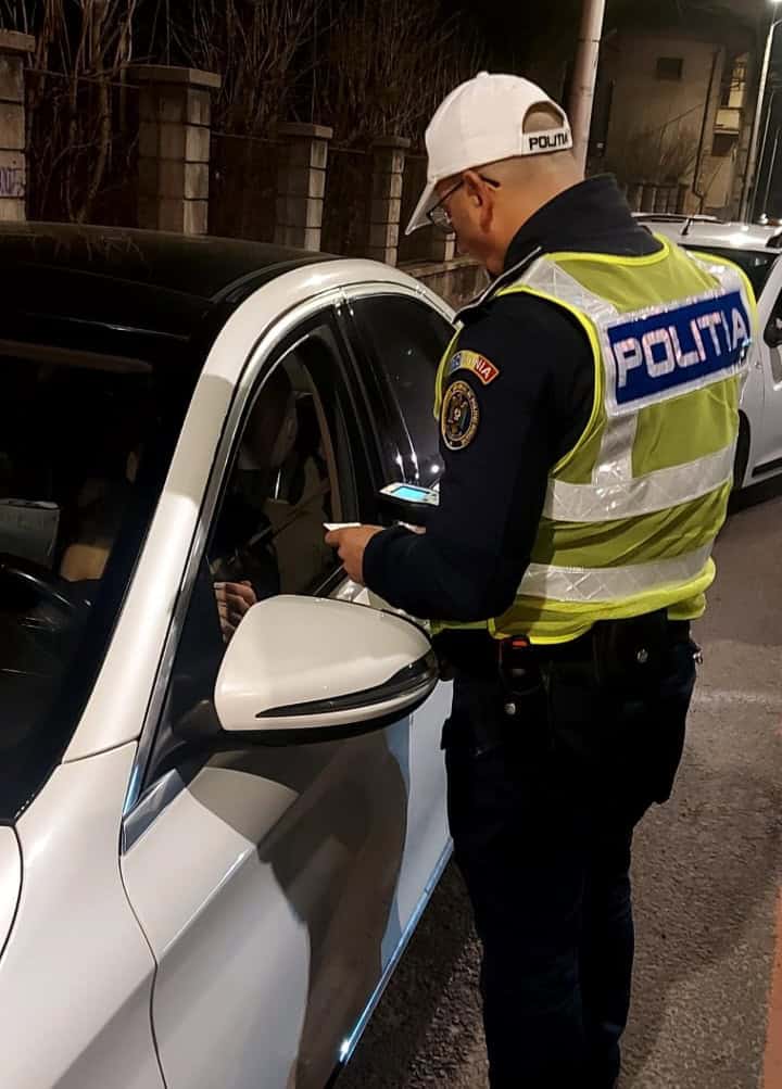 Acțiuni de amploare ale polițiștilor sibieni în județ. Zeci de amenzi și permise de conducere reținute