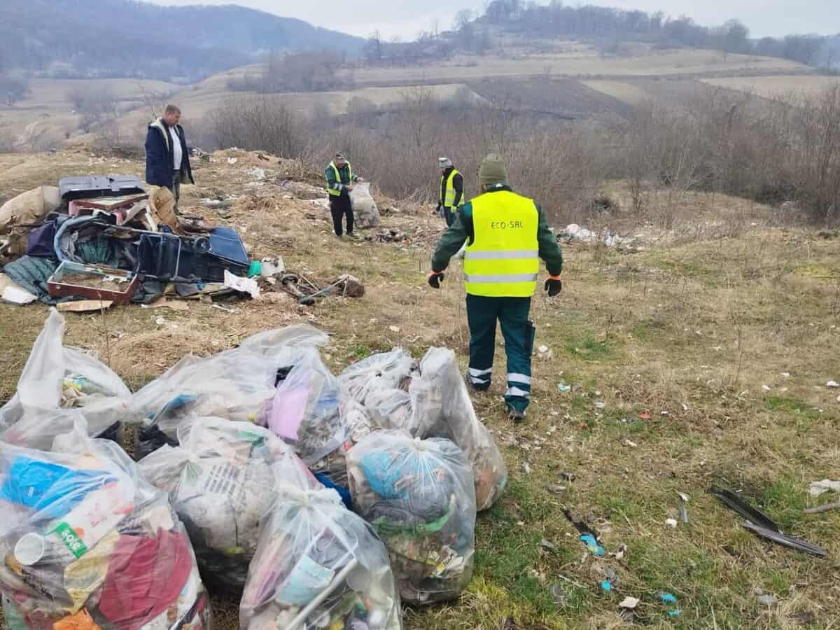 Primarul Mediașului bate obrazul nesimțiților care aruncă gunoaiele în locuri nepermise. ”Toți vom avea de suferit” (foto)