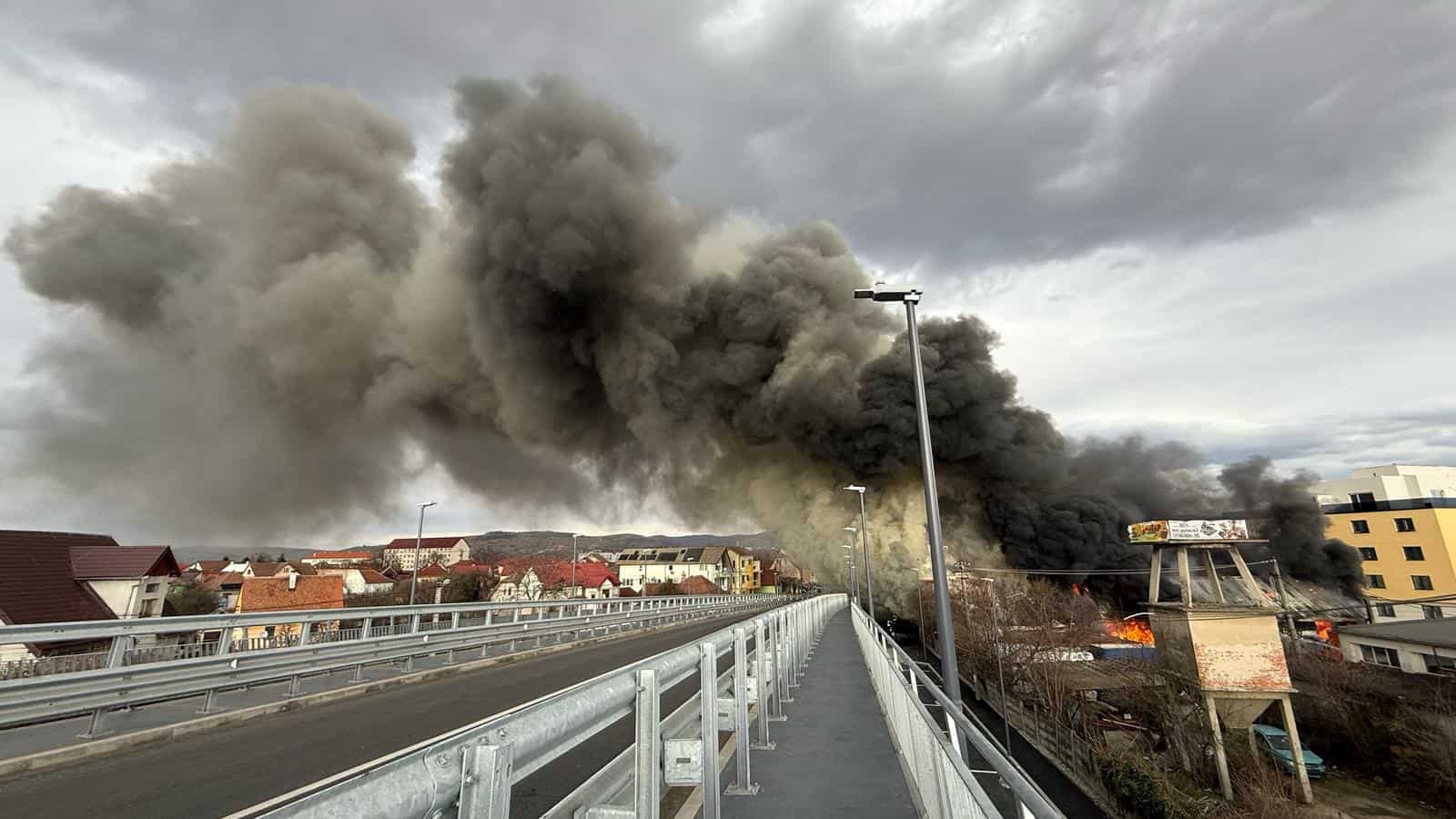 Imaginile incendiului dramatic de vineri din Sibiu