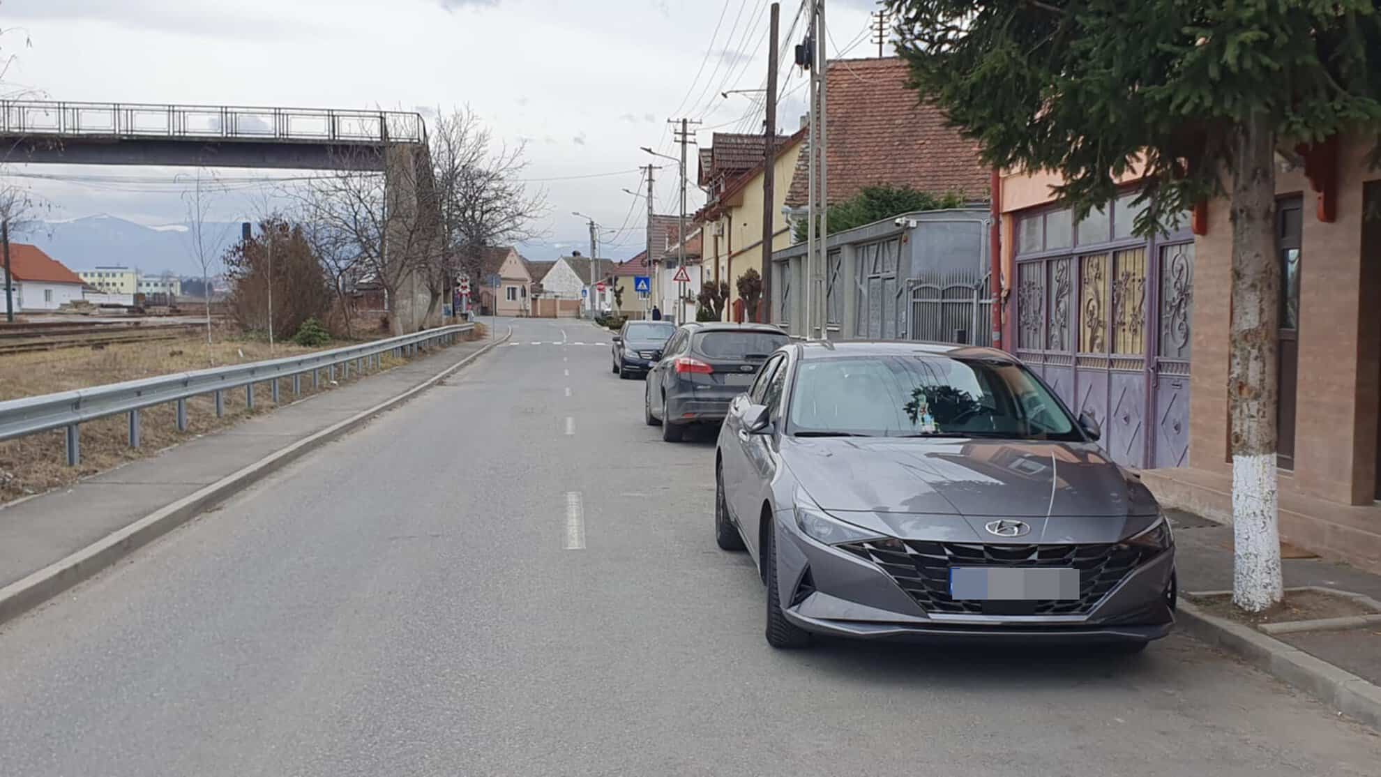 Stradă din Sibiu blocată zilnic de șoferi indolenți. Primăria a dat amenzi și are ”în lucru” și alte sancțiuni (foto)