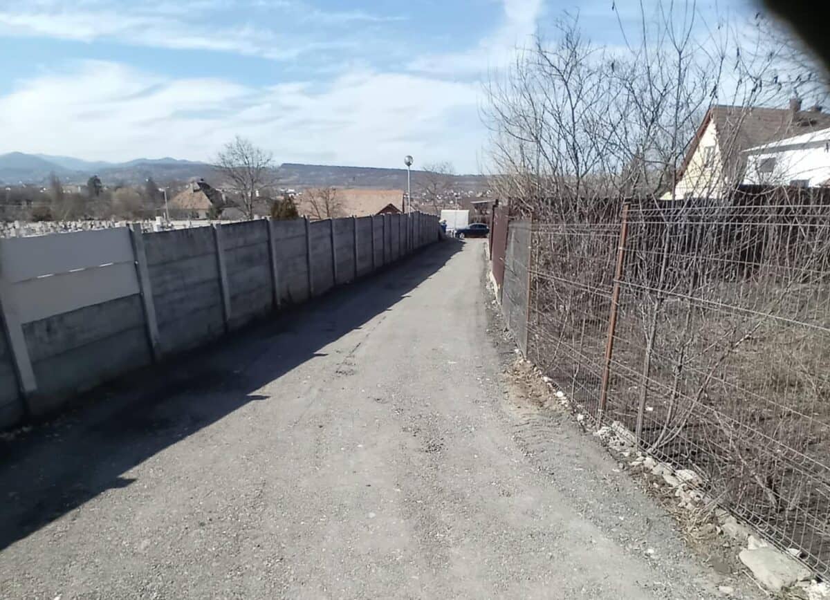 Primăria Cisnădie anunță finalizarea lucrărilor de pietruire pe Strada Bradului