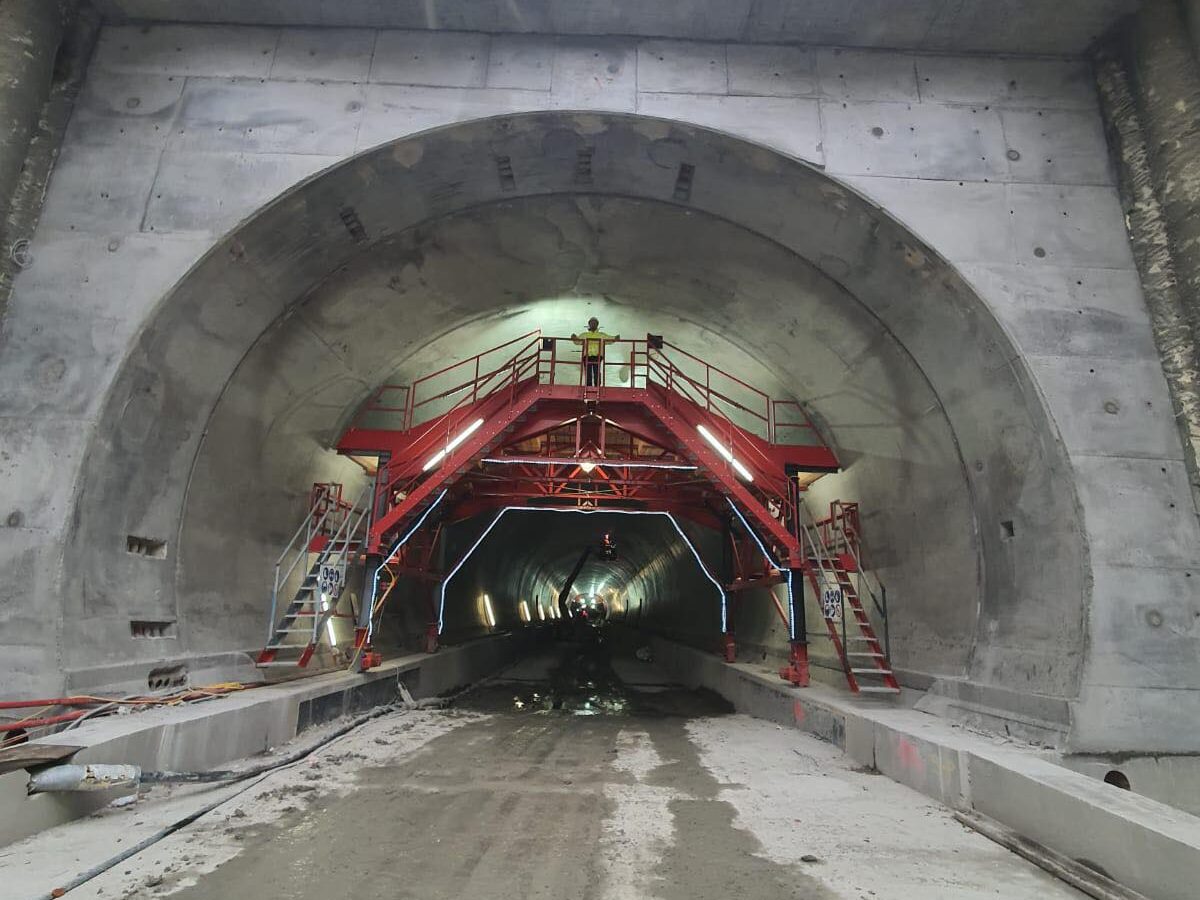 premieră în românia. primul tunel de pe autostrada sibiu - pitești poate fi vizitat înainte de inaugurare