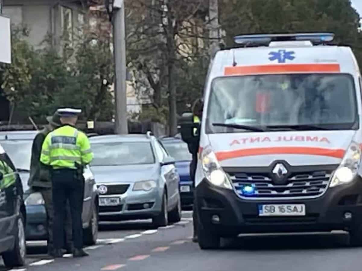 biciclist rănit pe strada rusciorului. un șofer i-a deschis portiera mașinii în față